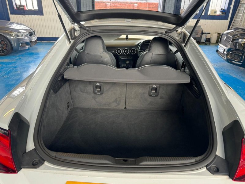 AUDI TT
