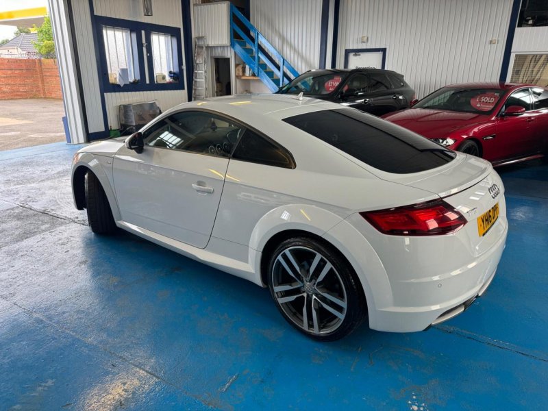 AUDI TT