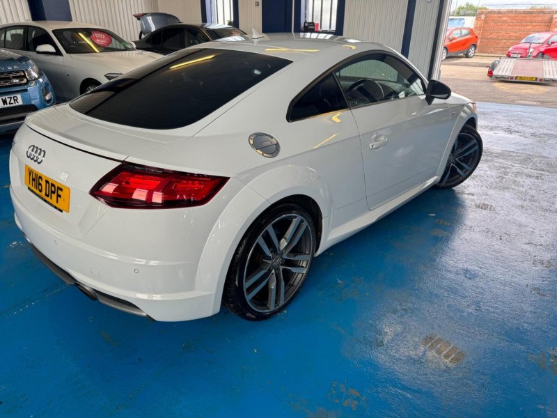 AUDI TT