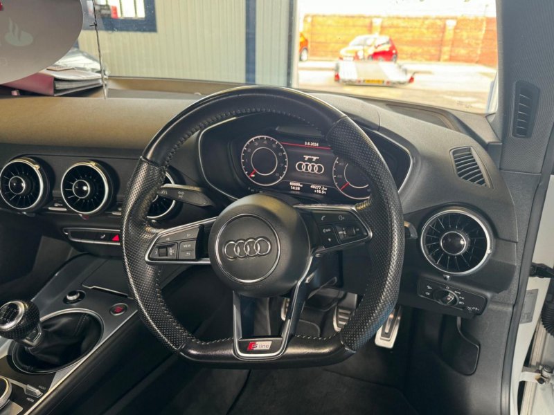 AUDI TT