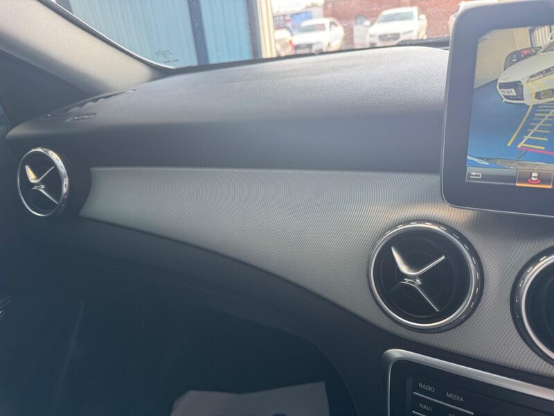 MERCEDES-BENZ GLA CLASS