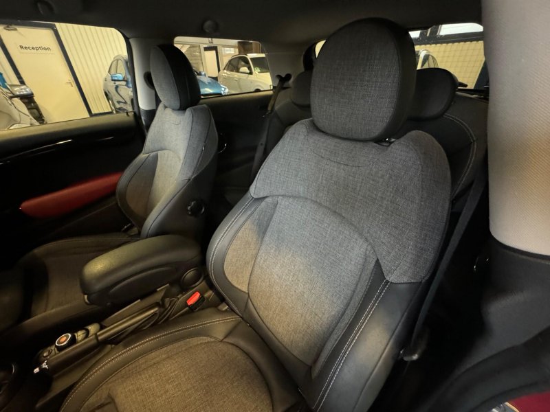 MINI HATCH