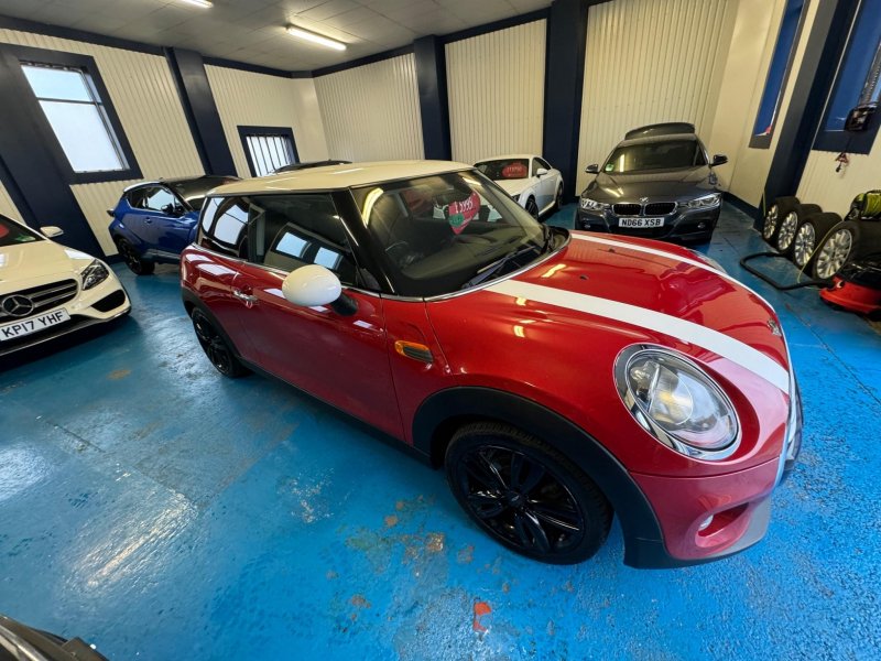 MINI HATCH